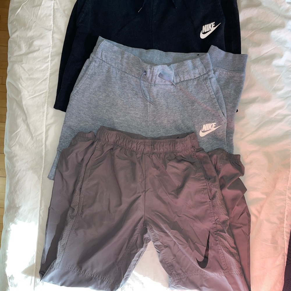 Girl’s Nike Joggers bundle of 3, Medium